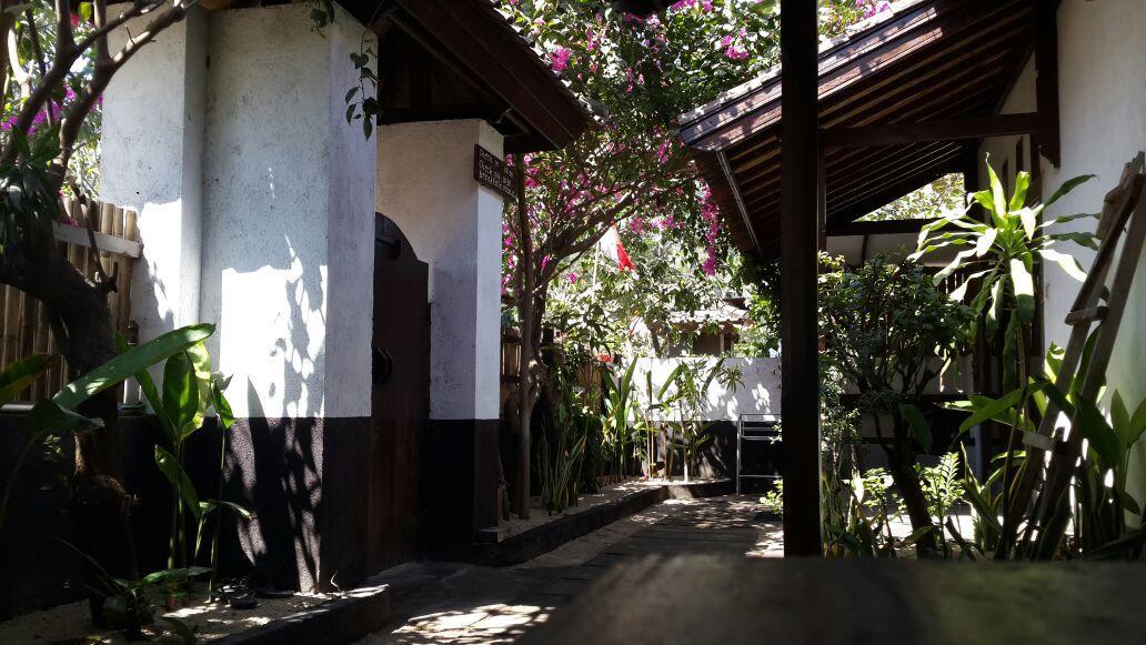 Bed and Breakfast Dili Gili Гили Траванган Экстерьер фото