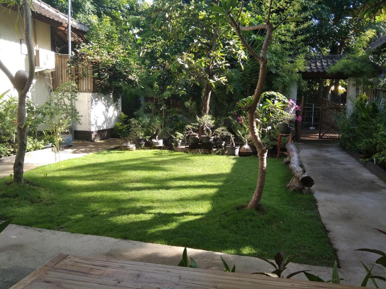 Bed and Breakfast Dili Gili Гили Траванган Экстерьер фото