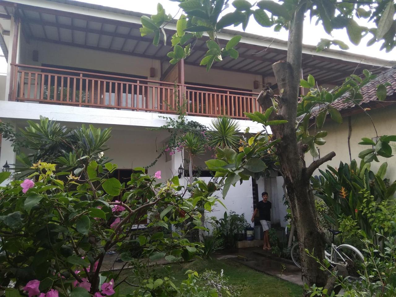 Bed and Breakfast Dili Gili Гили Траванган Экстерьер фото
