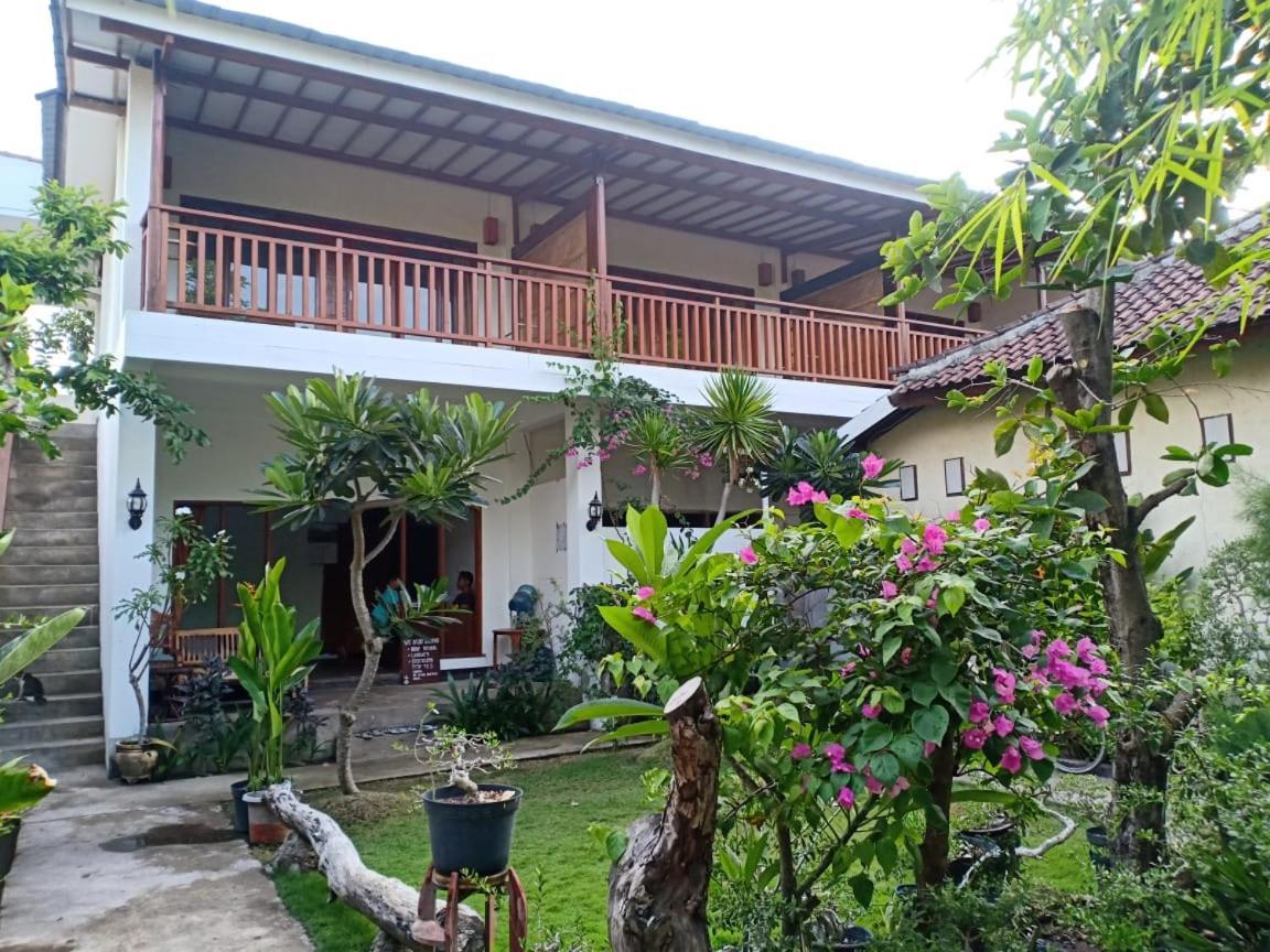 Bed and Breakfast Dili Gili Гили Траванган Экстерьер фото